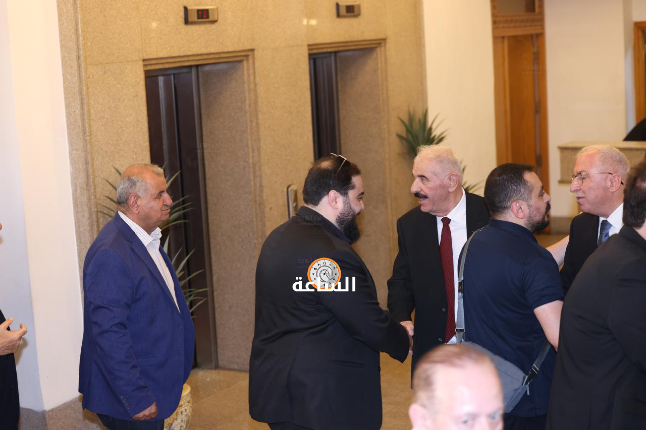 Madar Al-Saa Images 0.6309408675094115