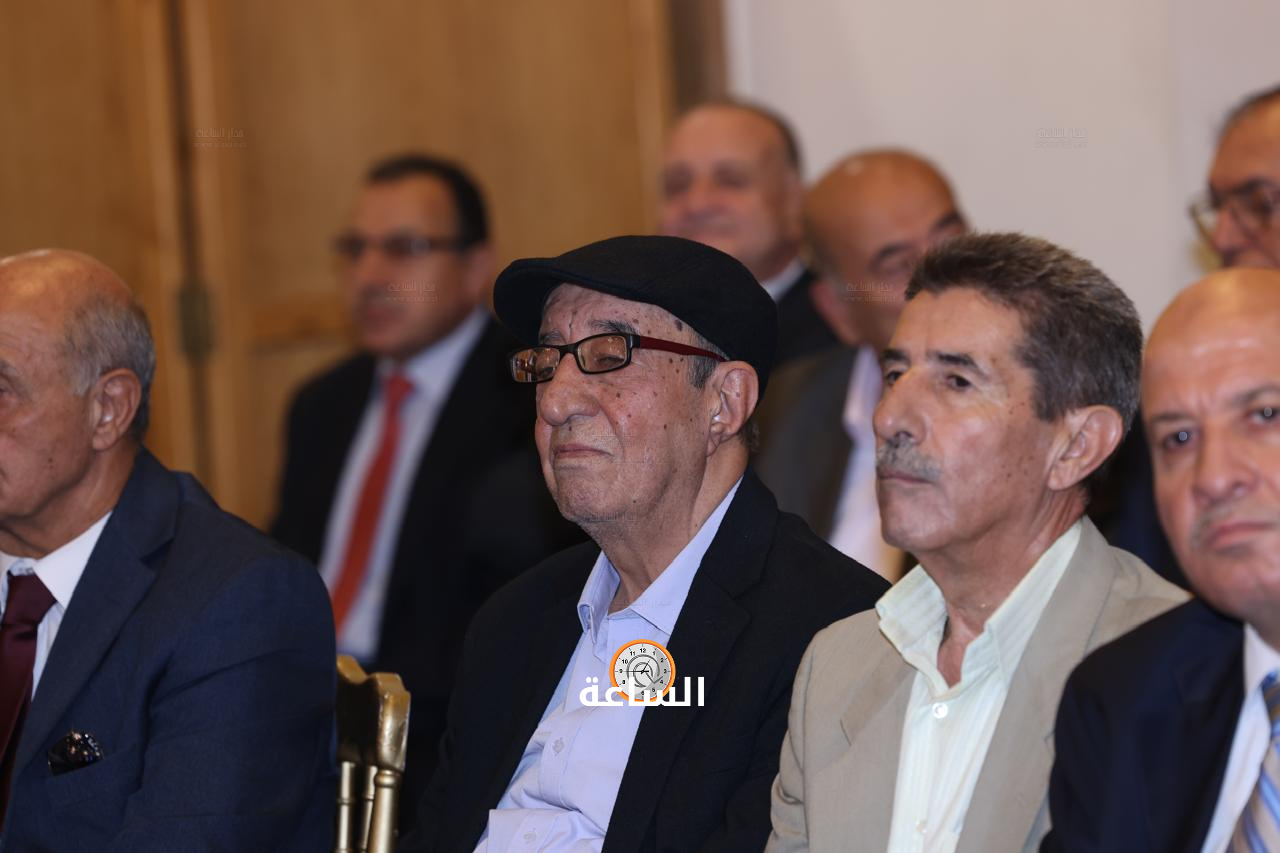 Madar Al-Saa Images 0.5734035842701378