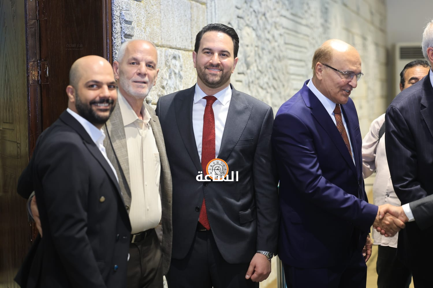 Madar Al-Saa Images 0.3823130385705781