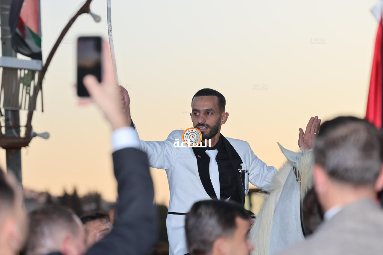 Madar Al-Saa Images 0.7471012687499542