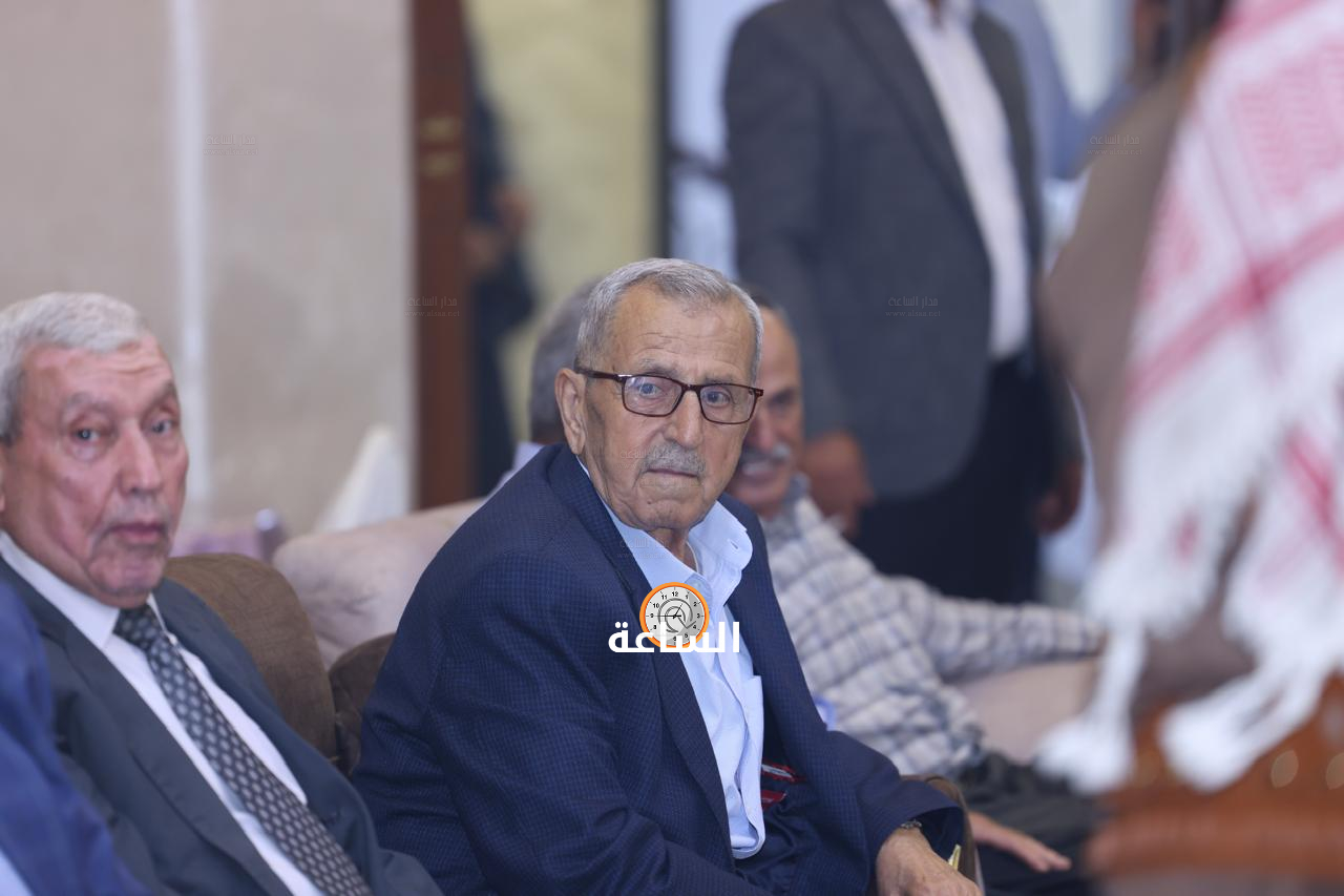Madar Al-Saa Images 0.9354508244480471