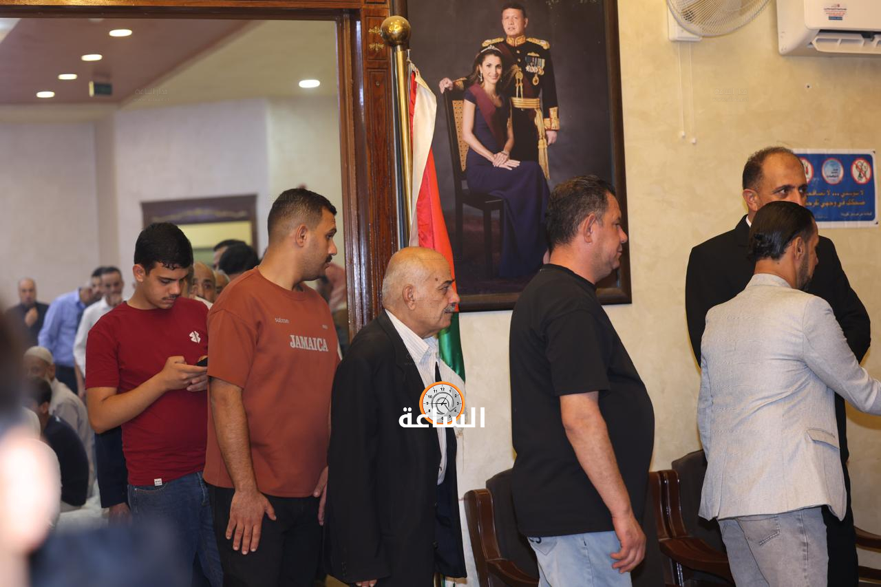 Madar Al-Saa Images 0.7469155946938074