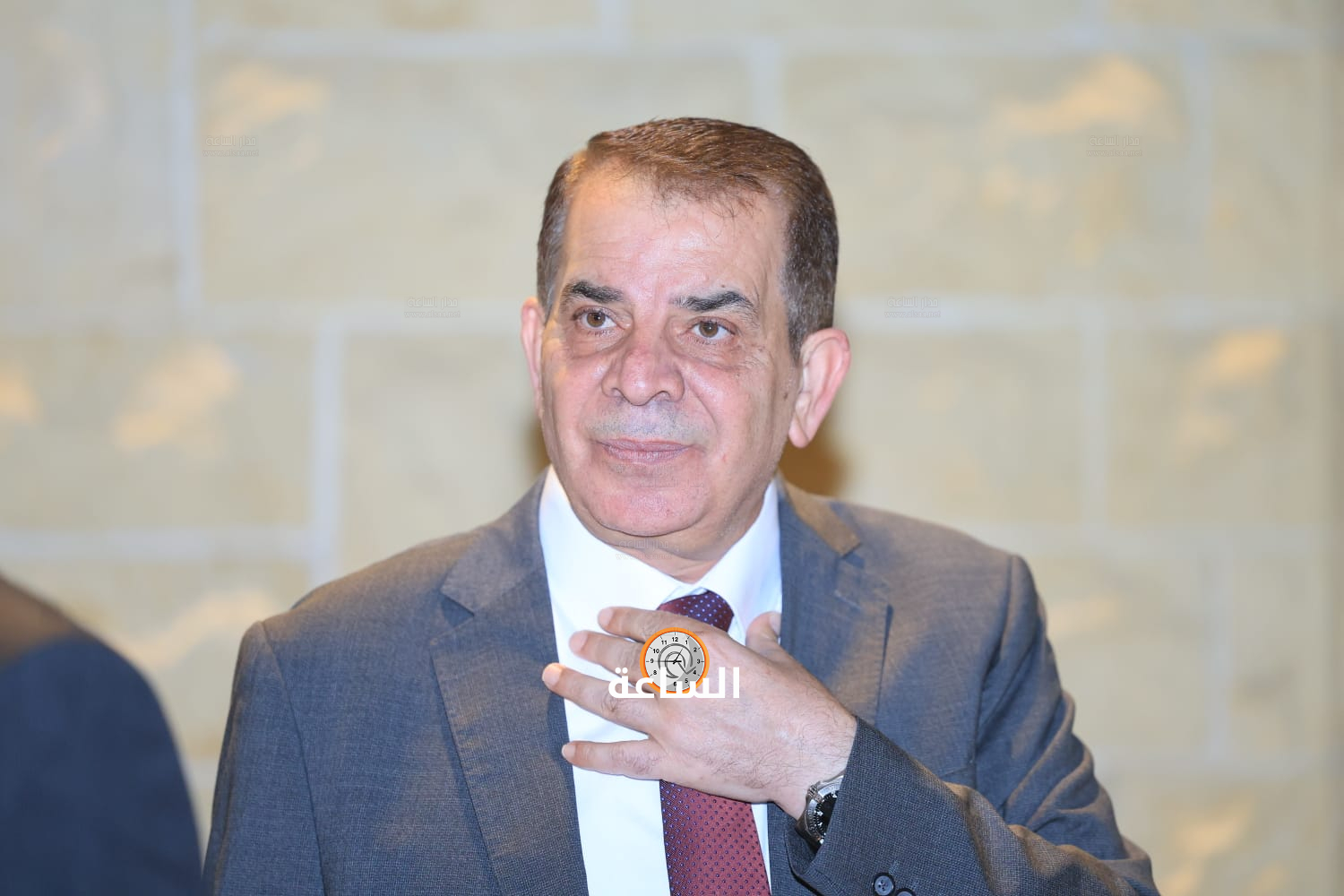 Madar Al-Saa Images 0.035942707761666304
