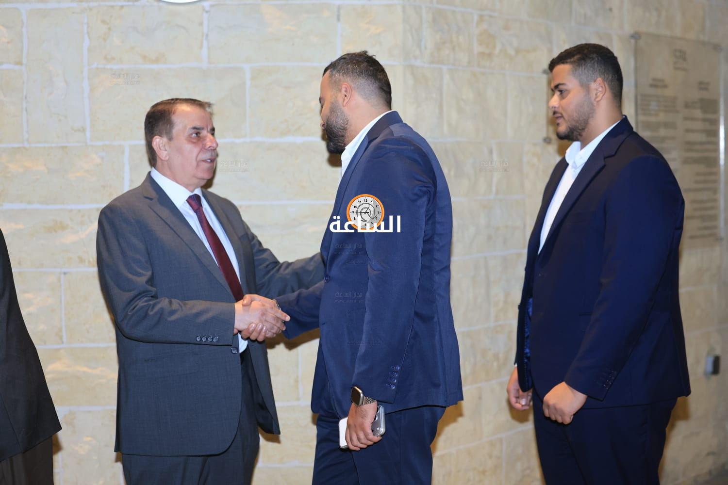 Madar Al-Saa Images 0.7404950835827969