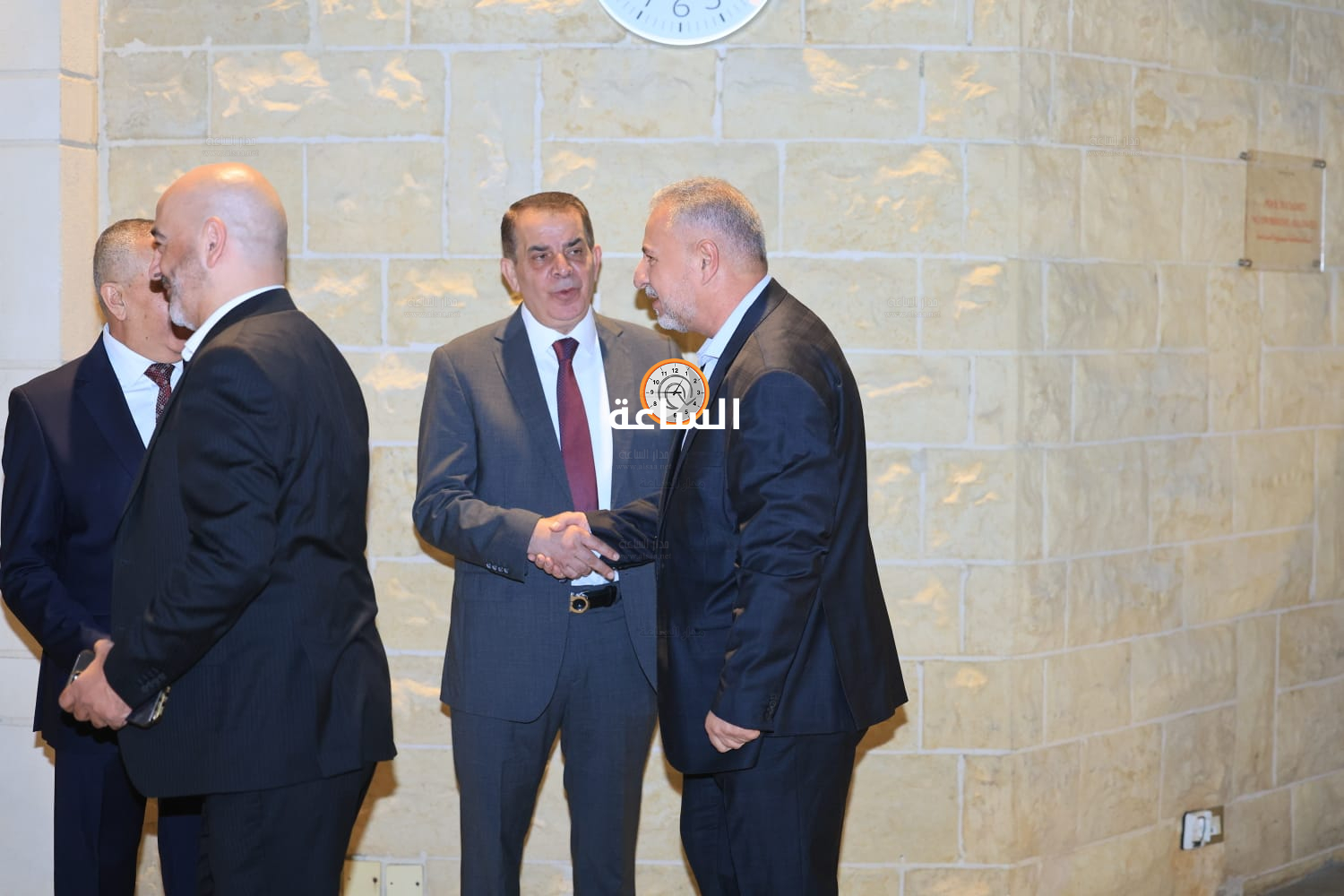 Madar Al-Saa Images 0.24385769489733256