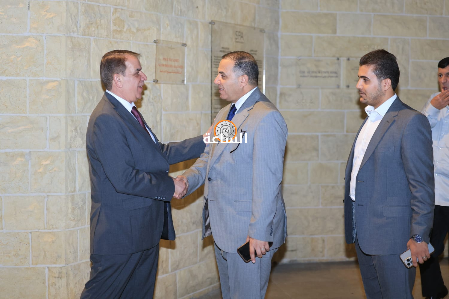 Madar Al-Saa Images 0.37643423680692345