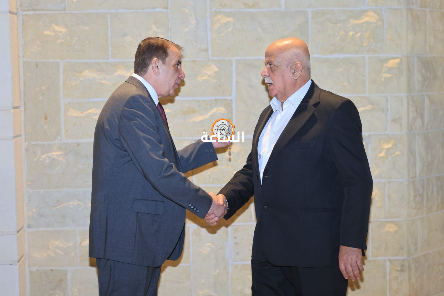 Madar Al-Saa Images 0.486273589566142