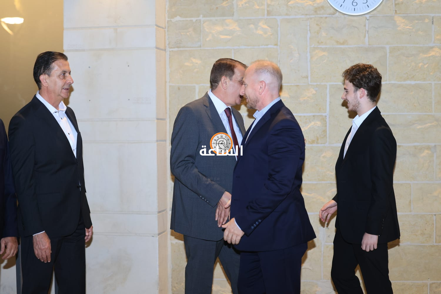 Madar Al-Saa Images 0.19358668110515742