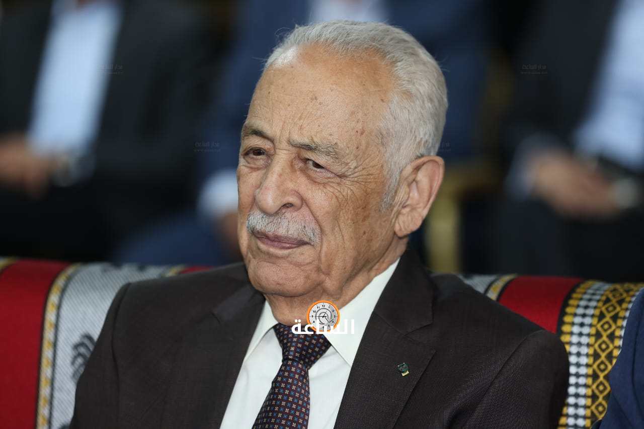 Madar Al-Saa Images 0.48774415125747783