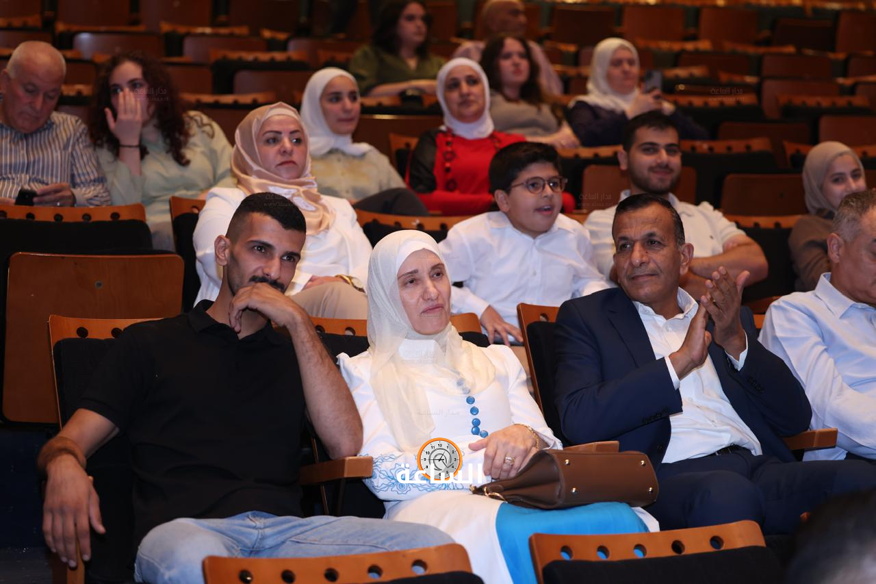 Madar Al-Saa Images 0.8225287230485291