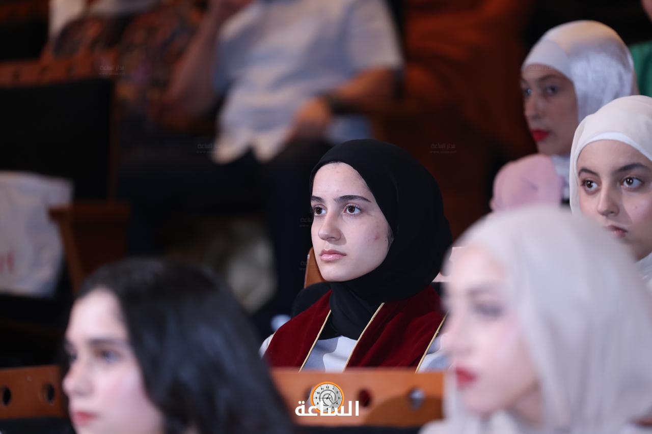Madar Al-Saa Images 0.48977369156186823