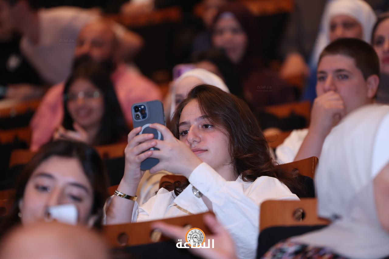 Madar Al-Saa Images 0.12858973756082337
