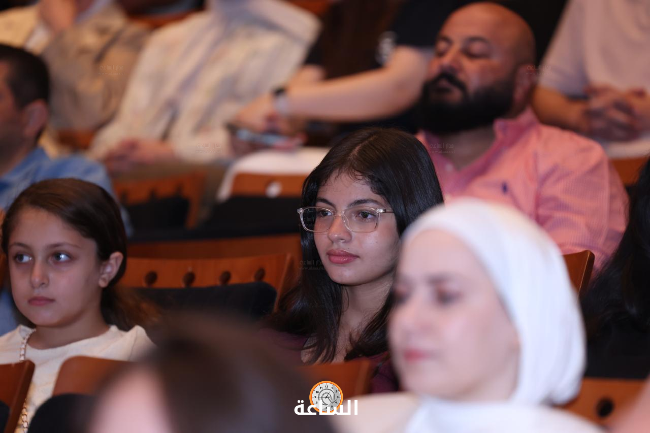 Madar Al-Saa Images 0.7856194434635554