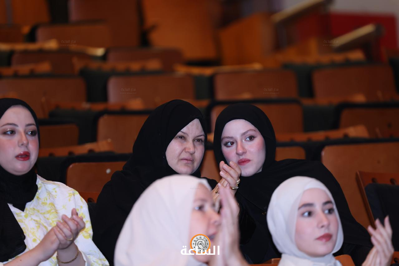 Madar Al-Saa Images 0.9837244688607695