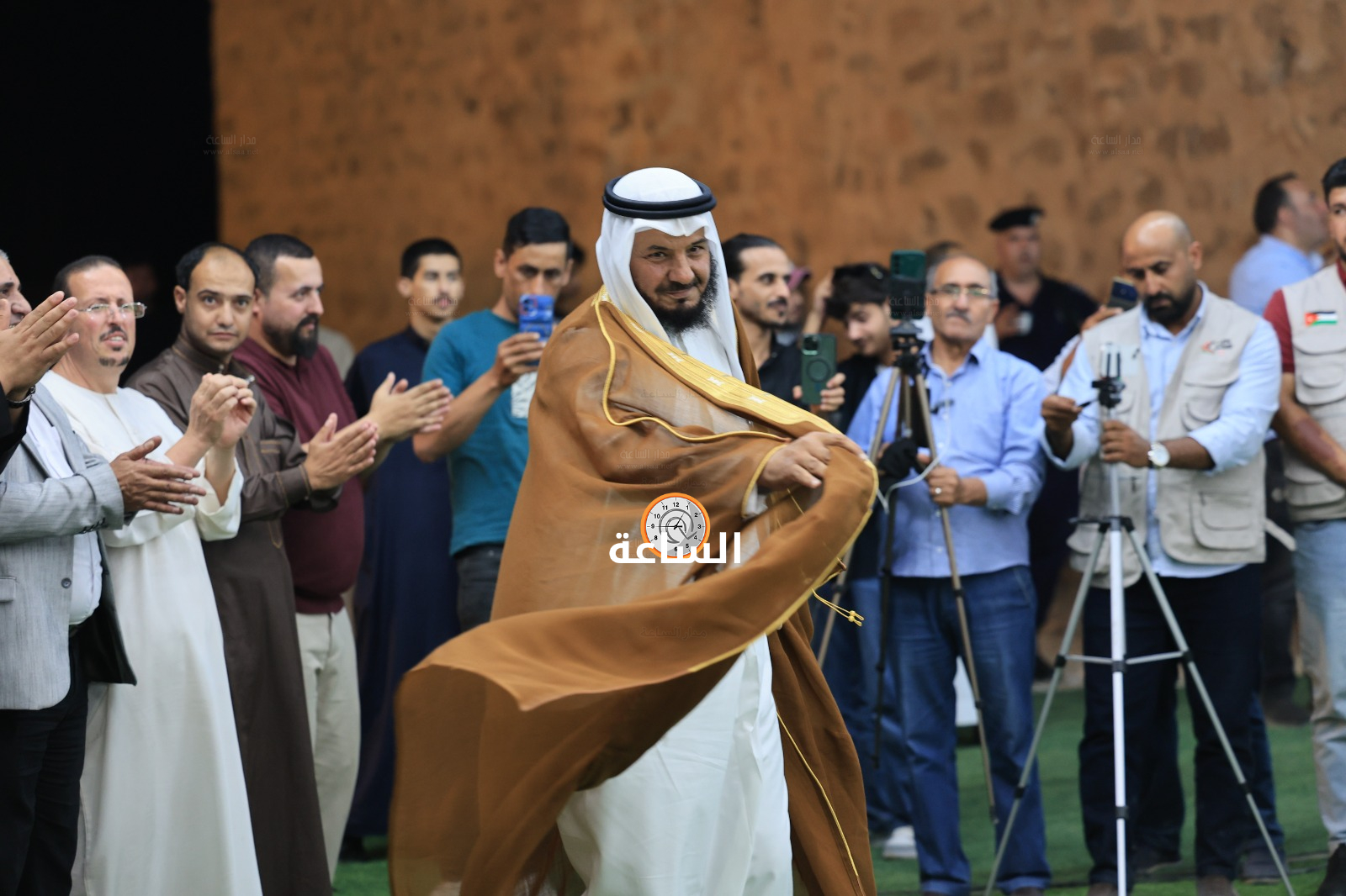 Madar Al-Saa Images 0.5085357184023486