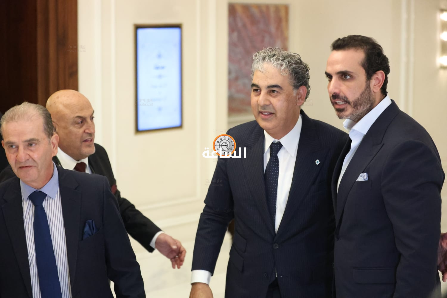 Madar Al-Saa Images 0.44060160665832415