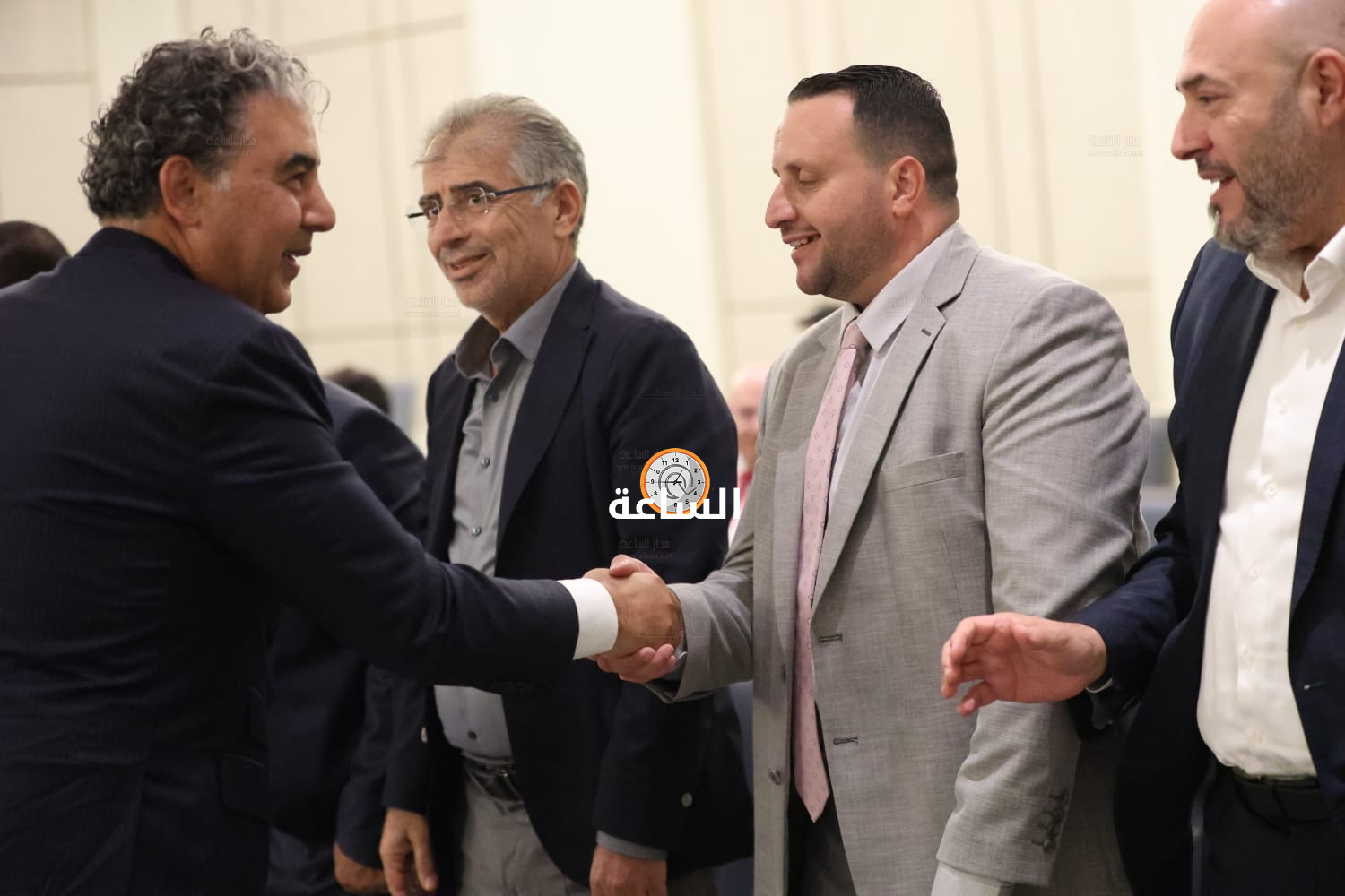 Madar Al-Saa Images 0.7812516733783412