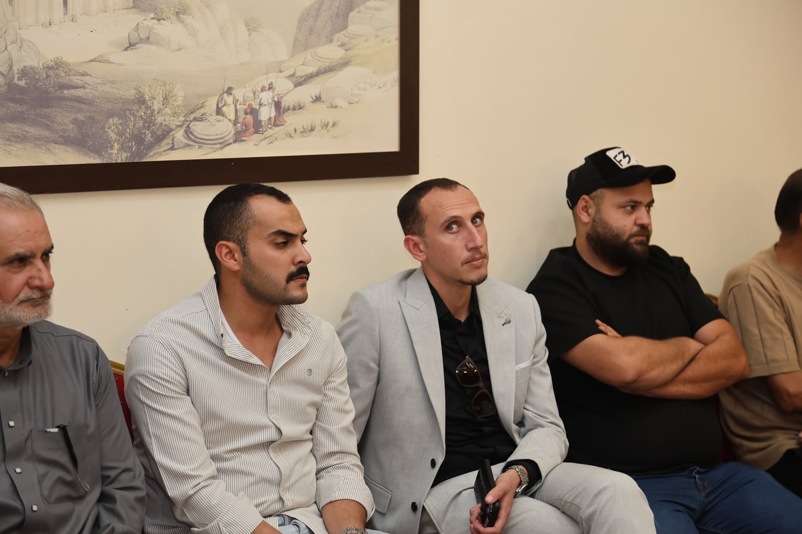 Madar Al-Saa Images 0.9726651155848267