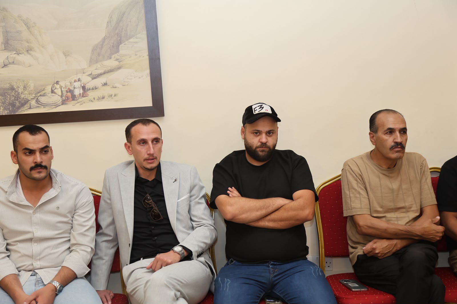 Madar Al-Saa Images 0.389372618777017