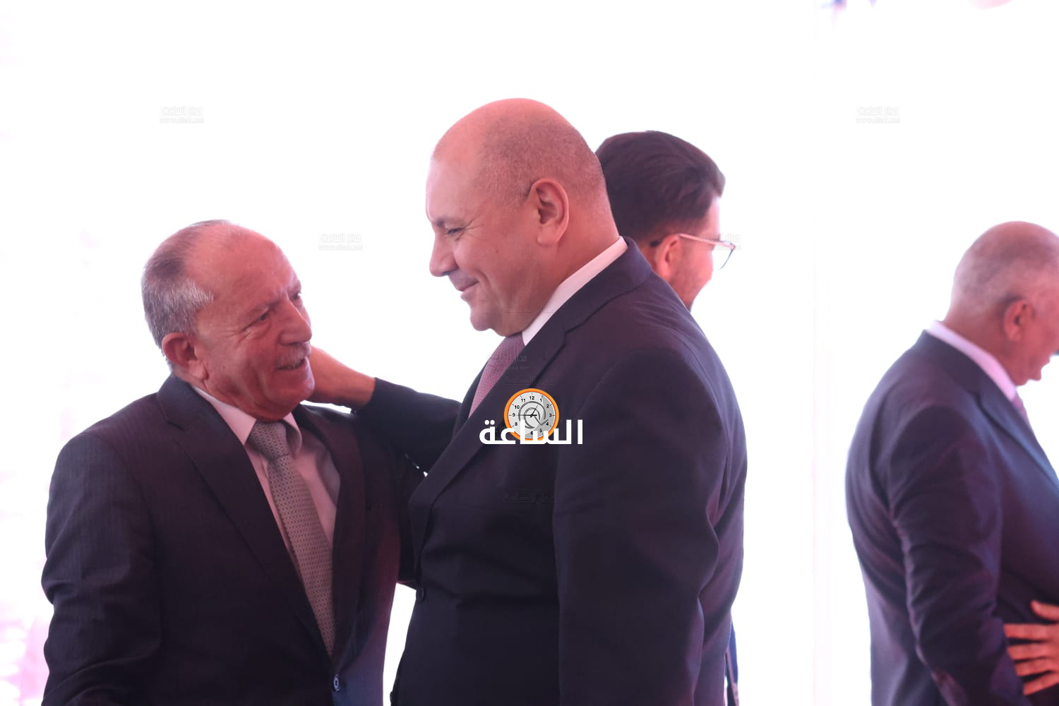 Madar Al-Saa Images 0.39984018306179736
