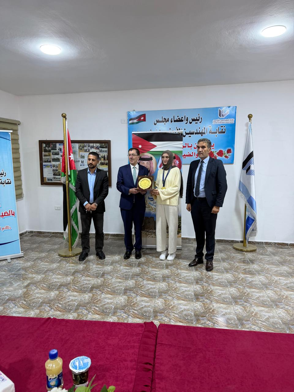 Madar Al-Saa Images 0.759987776390912