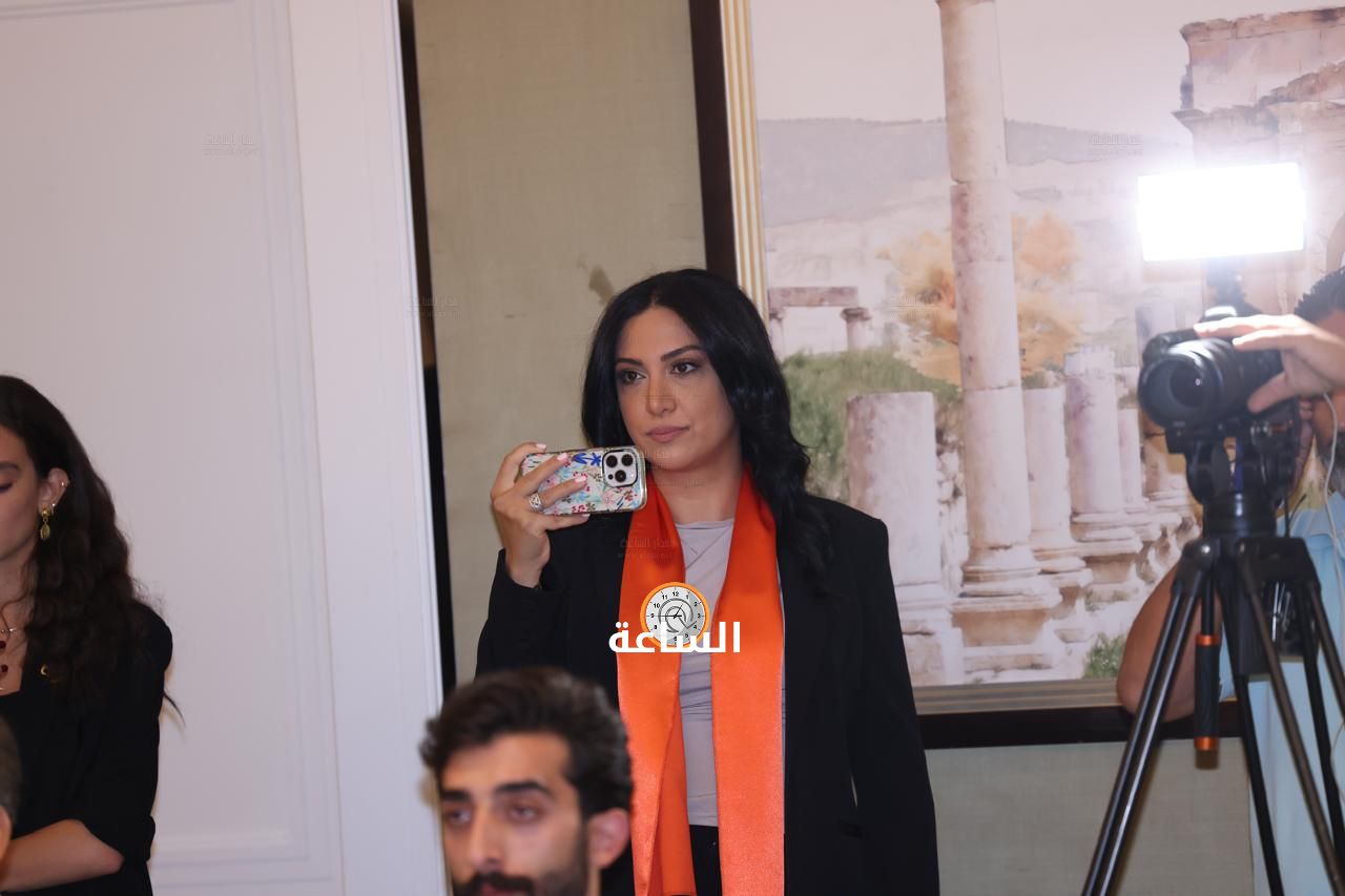 Madar Al-Saa Images 0.7512896321686879