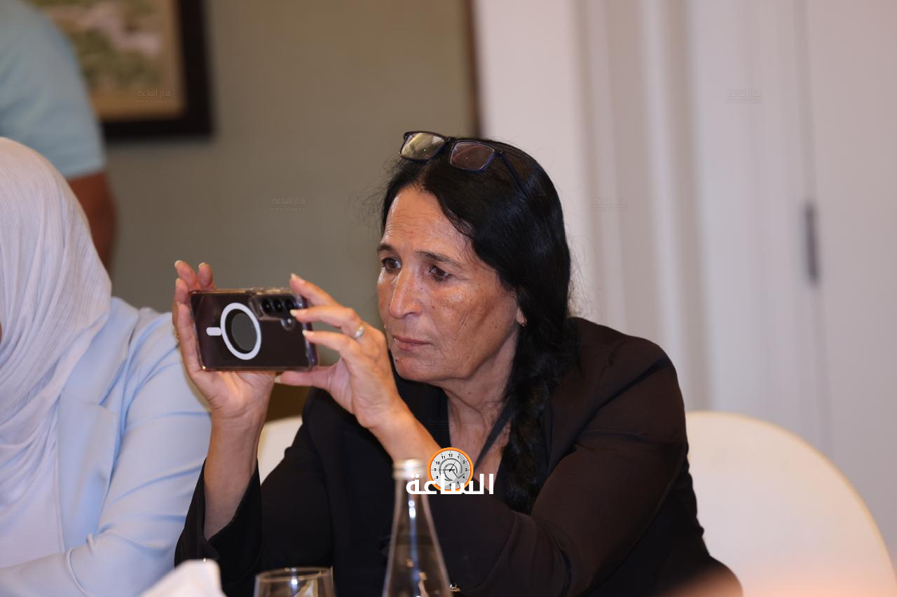 Madar Al-Saa Images 0.9850619983774003
