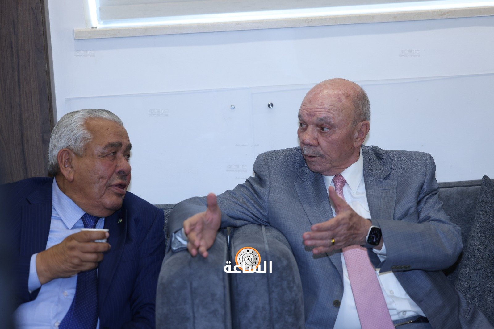 Madar Al-Saa Images 0.41035360857811765