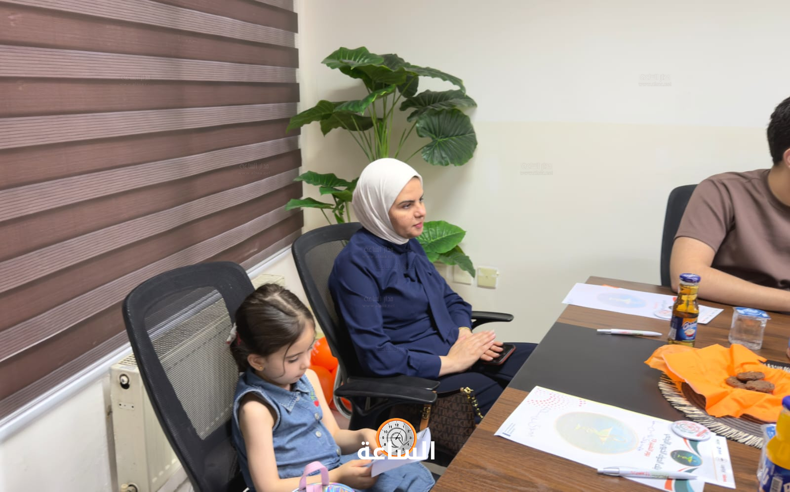 Madar Al-Saa Images 0.42363367851322