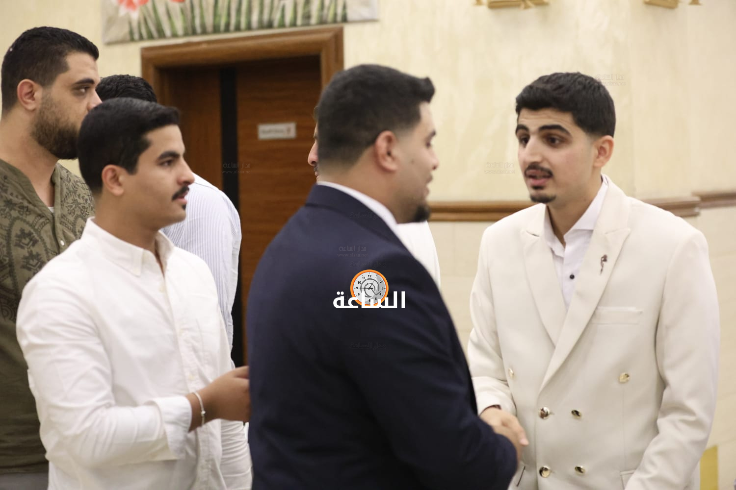 Madar Al-Saa Images 0.48260755270046307