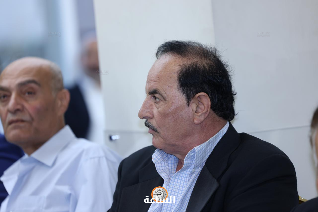 Madar Al-Saa Images 0.49952137138961206