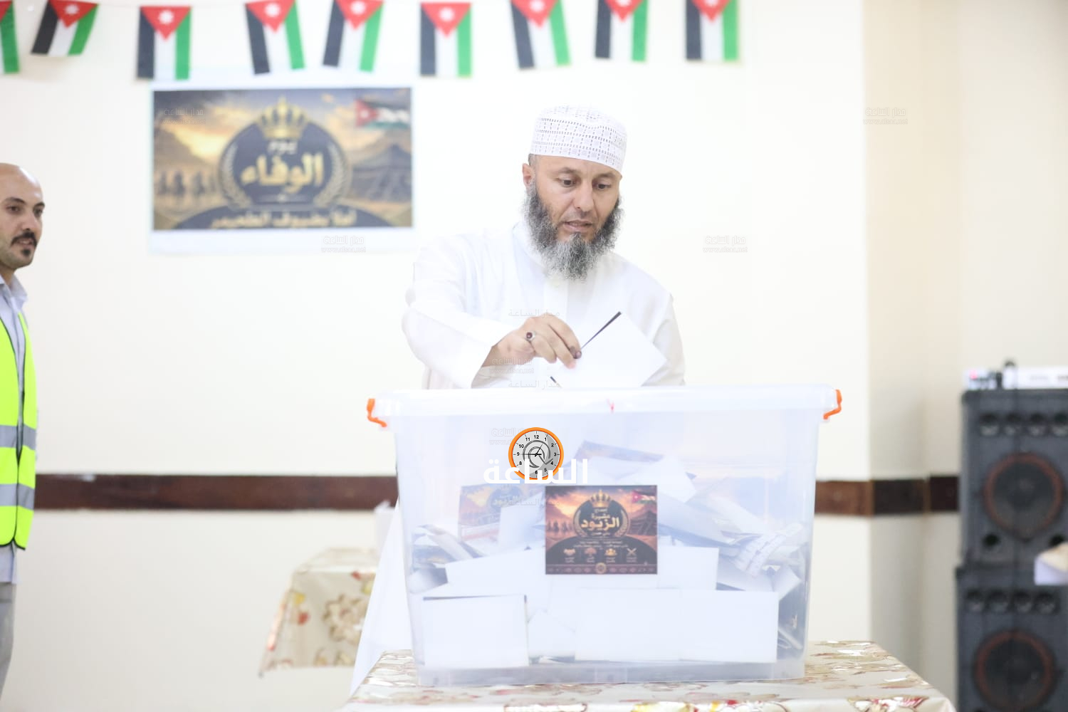 Madar Al-Saa Images 0.7086114000856787