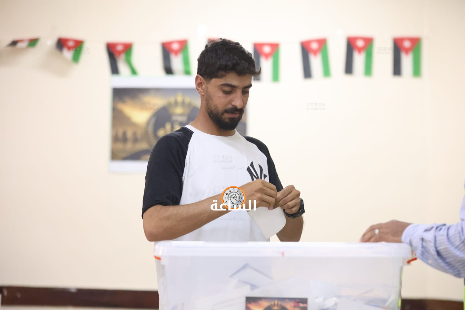 Madar Al-Saa Images 0.08245236877054862