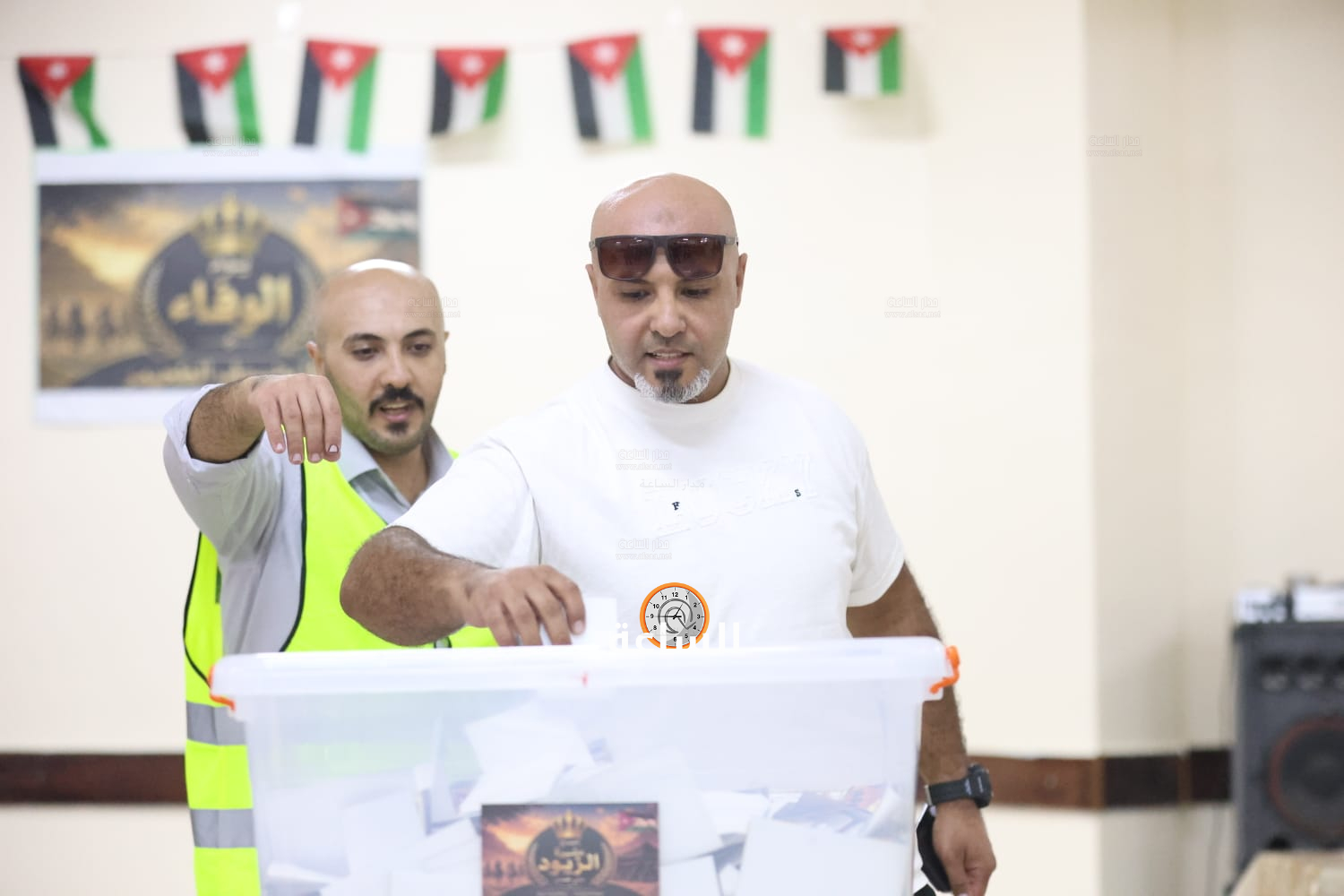Madar Al-Saa Images 0.3362129268463828