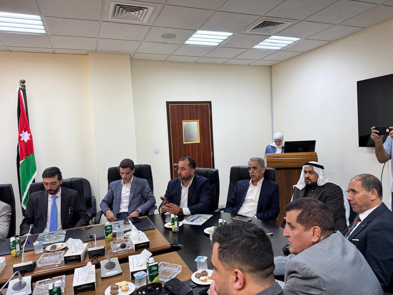 Madar Al-Saa Images 0.2351600003384714