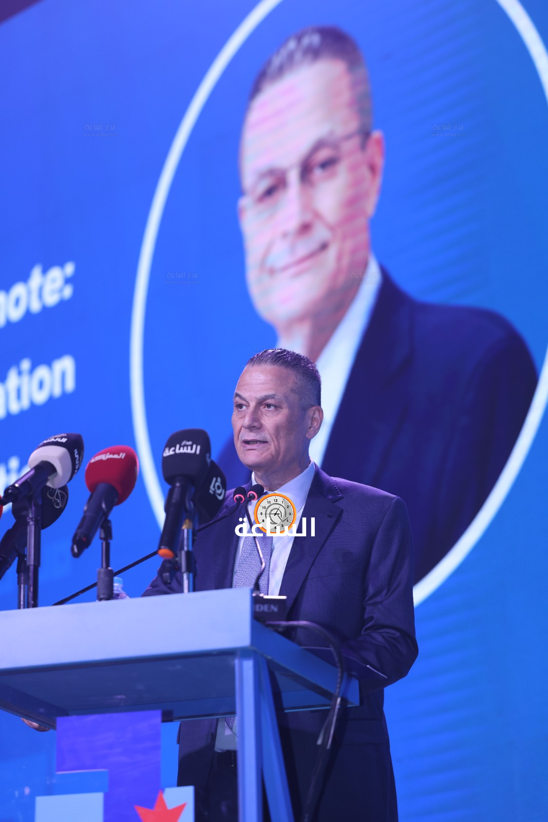 

محافظ البنك المركزي الأردني عادل شركس

