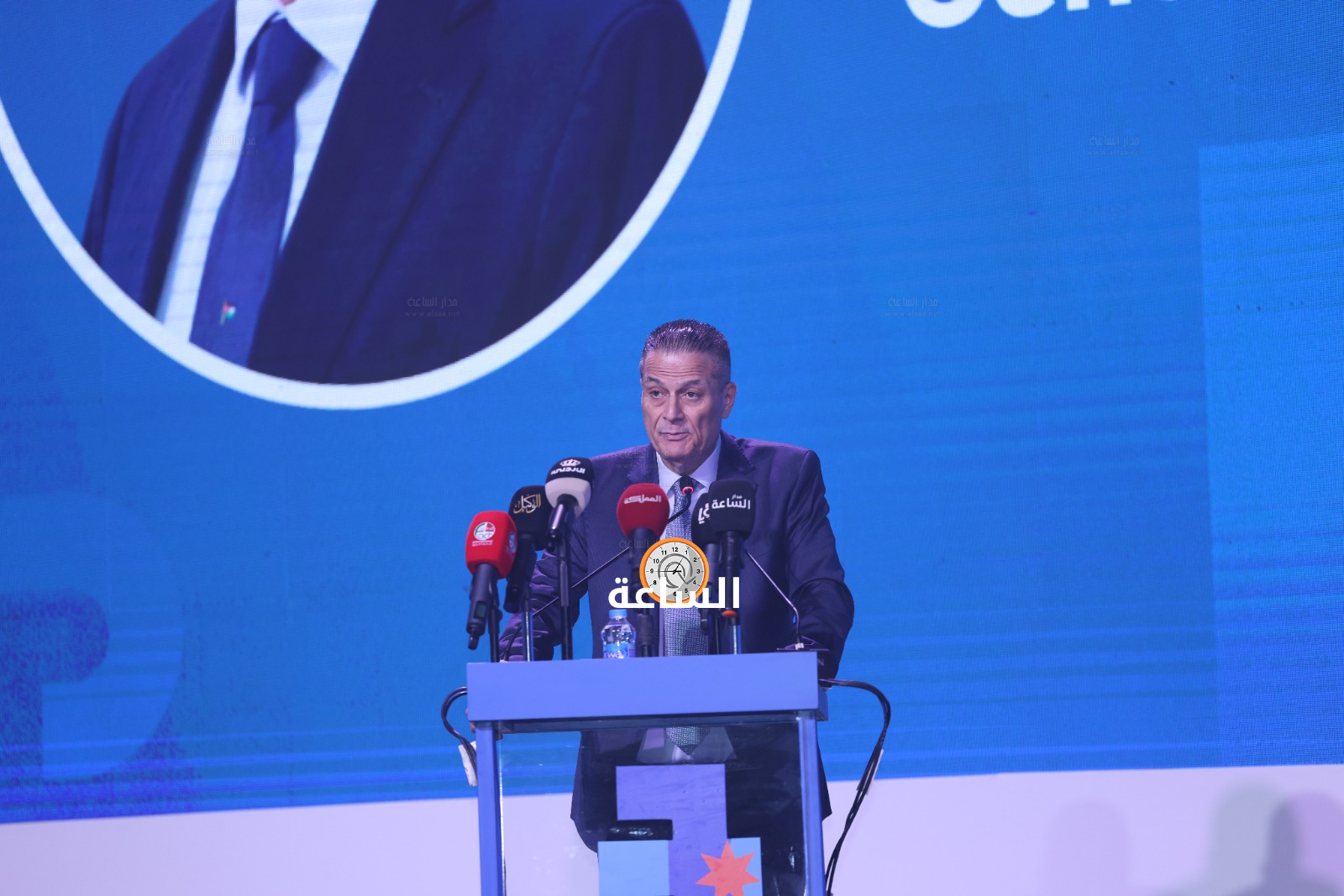 

محافظ البنك المركزي الأردني عادل شركس

