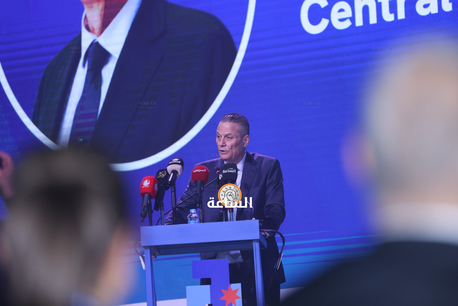 

محافظ البنك المركزي الأردني عادل شركس

