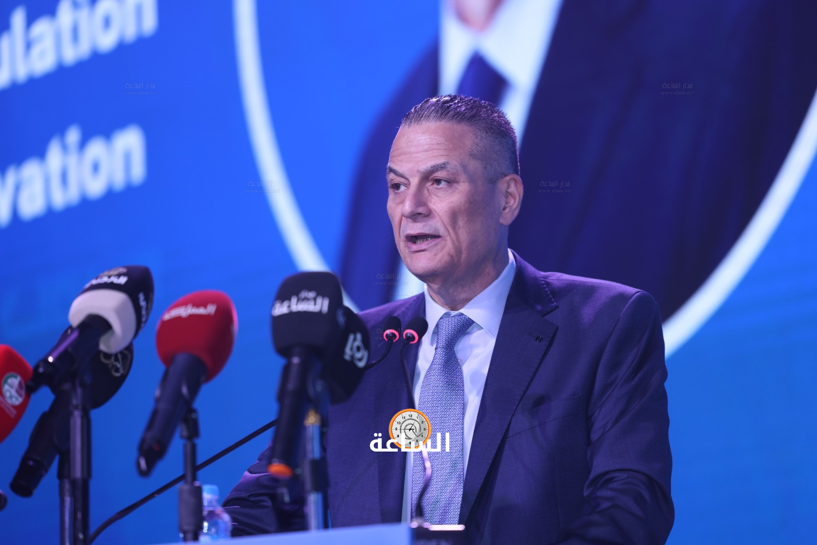 

محافظ البنك المركزي الأردني عادل شركس

