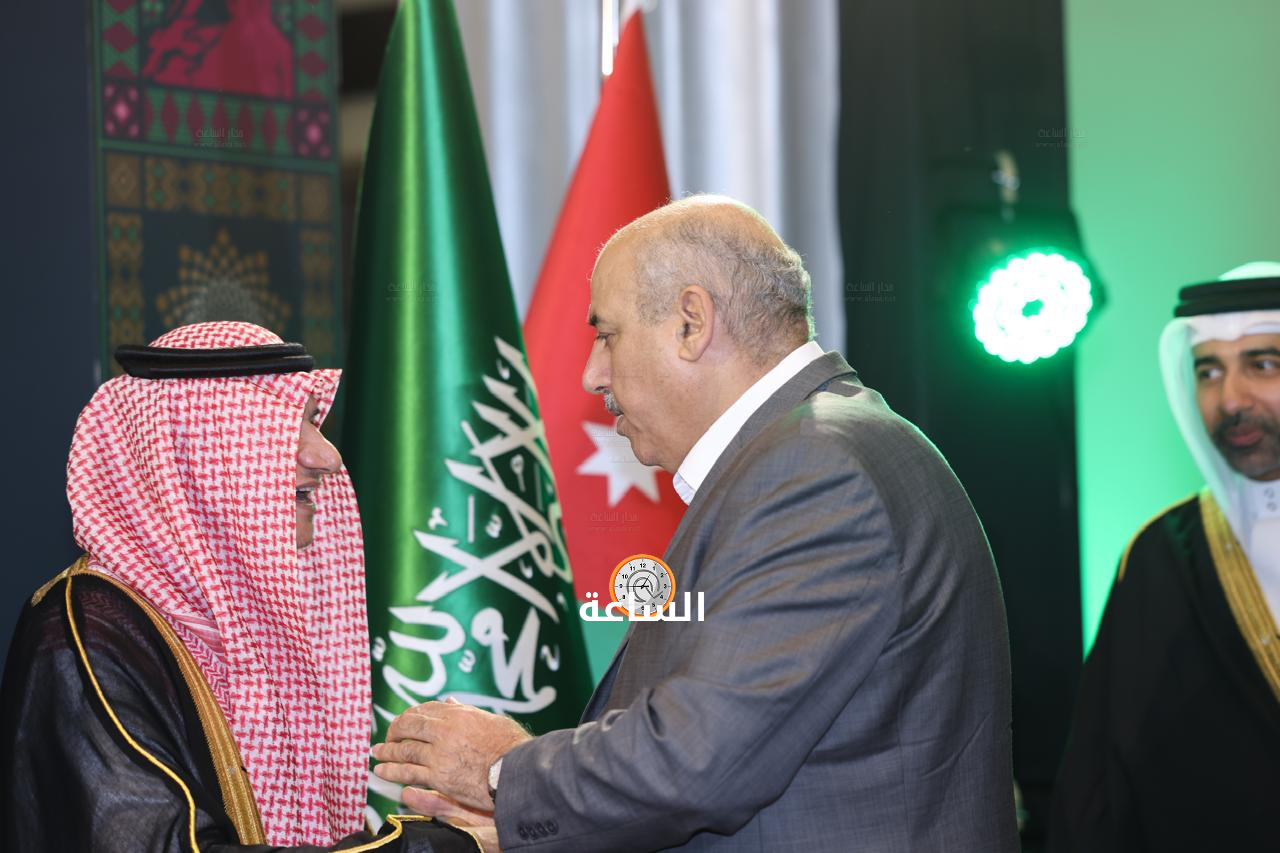 Madar Al-Saa Images 0.8775764865223638