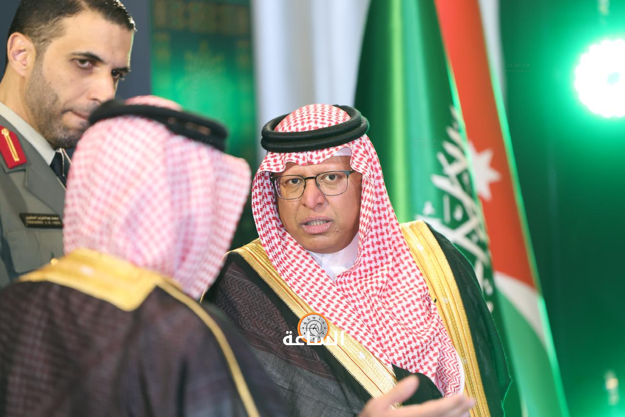 Madar Al-Saa Images 0.4342668512006238