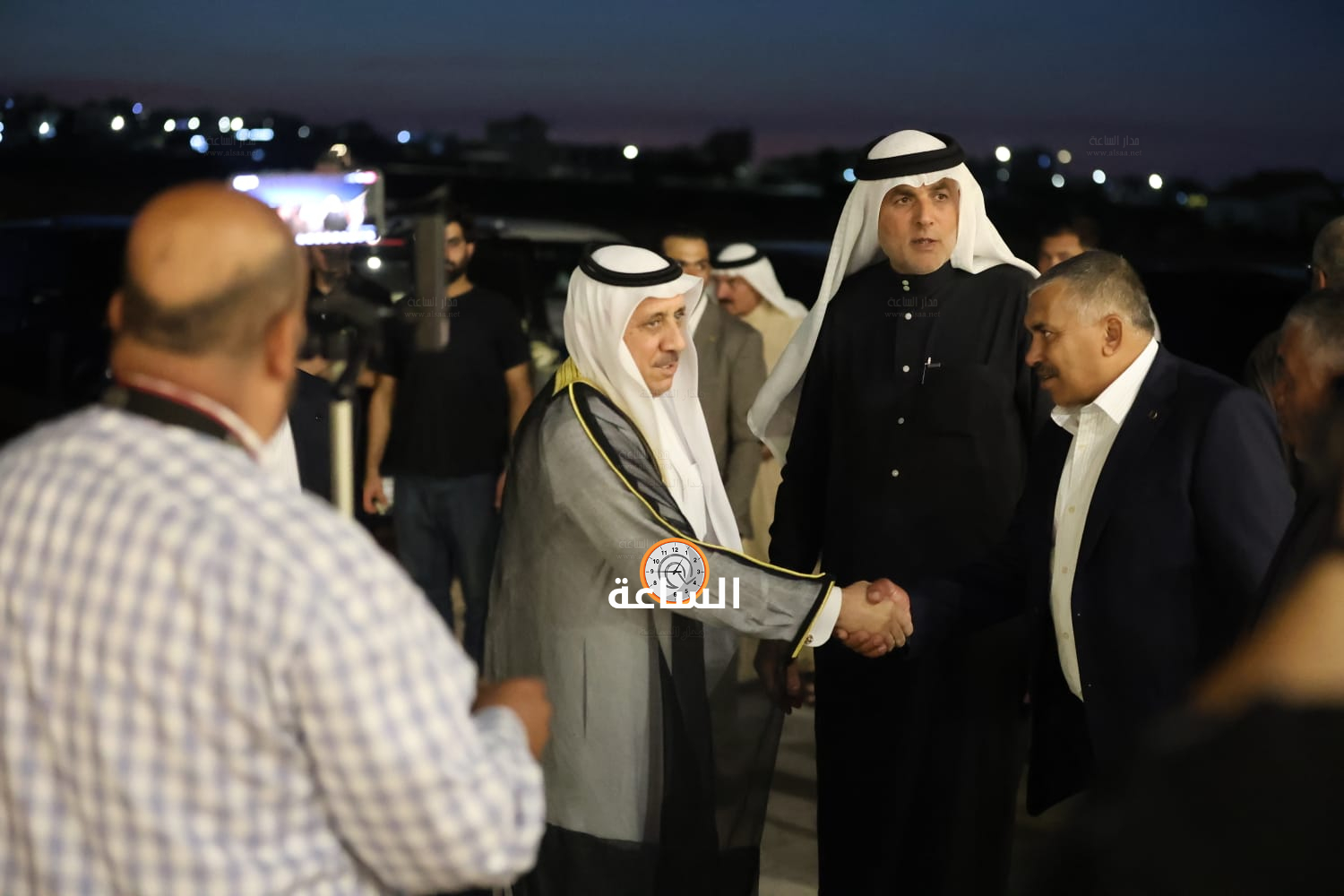 Madar Al-Saa Images 0.8124122047326947
