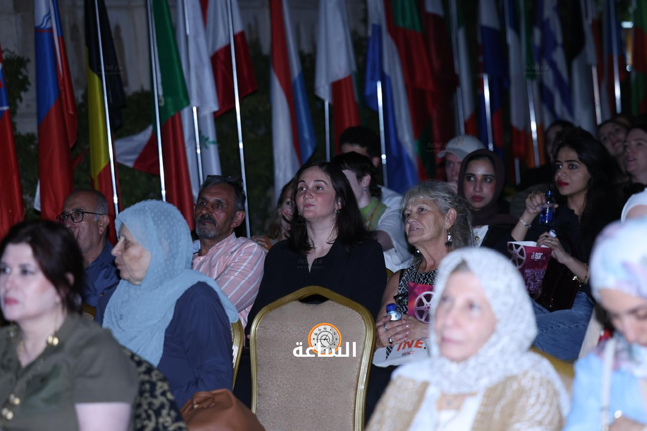 Madar Al-Saa Images 0.5092155357478853