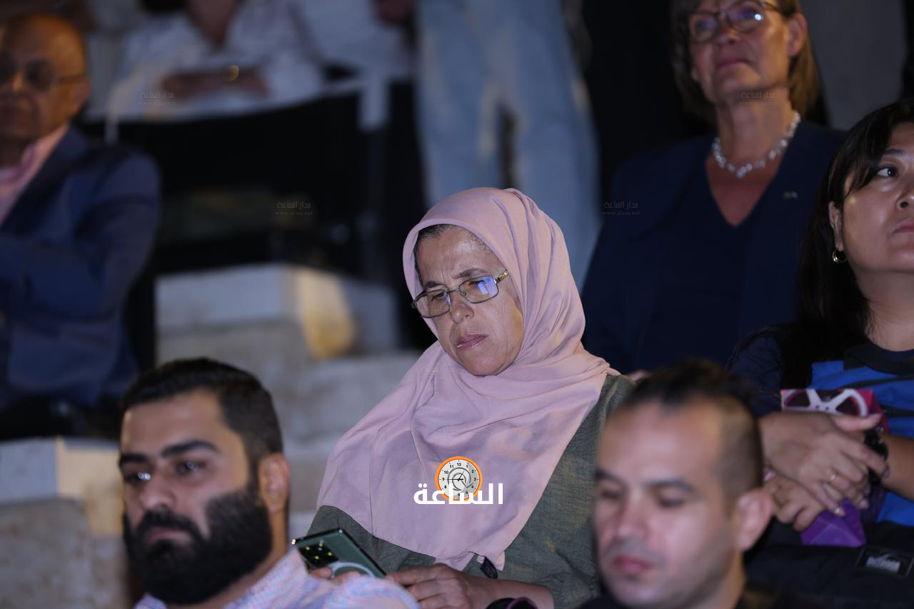 Madar Al-Saa Images 0.37517574245658936