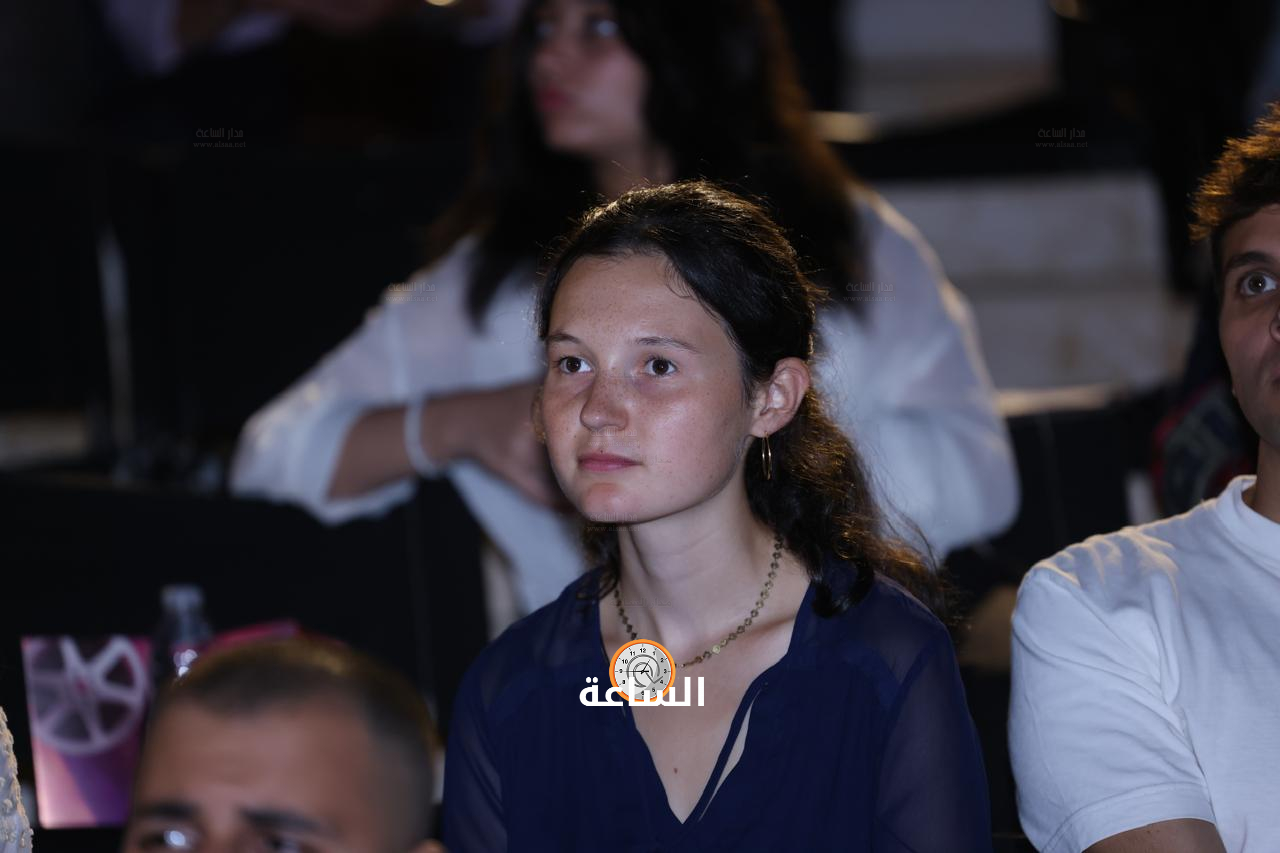 Madar Al-Saa Images 0.9393852092290628