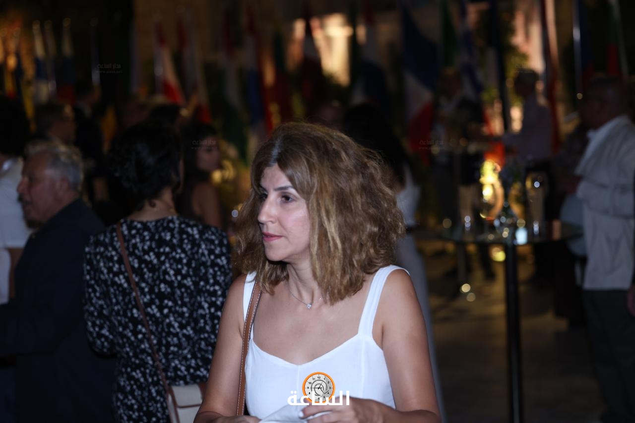 Madar Al-Saa Images 0.27677631000563374