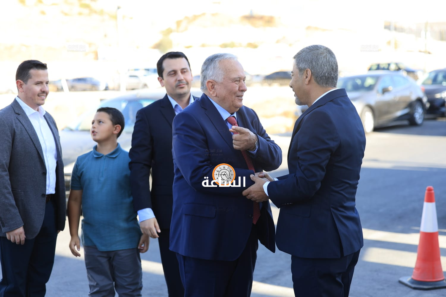Madar Al-Saa Images 0.938411499129368