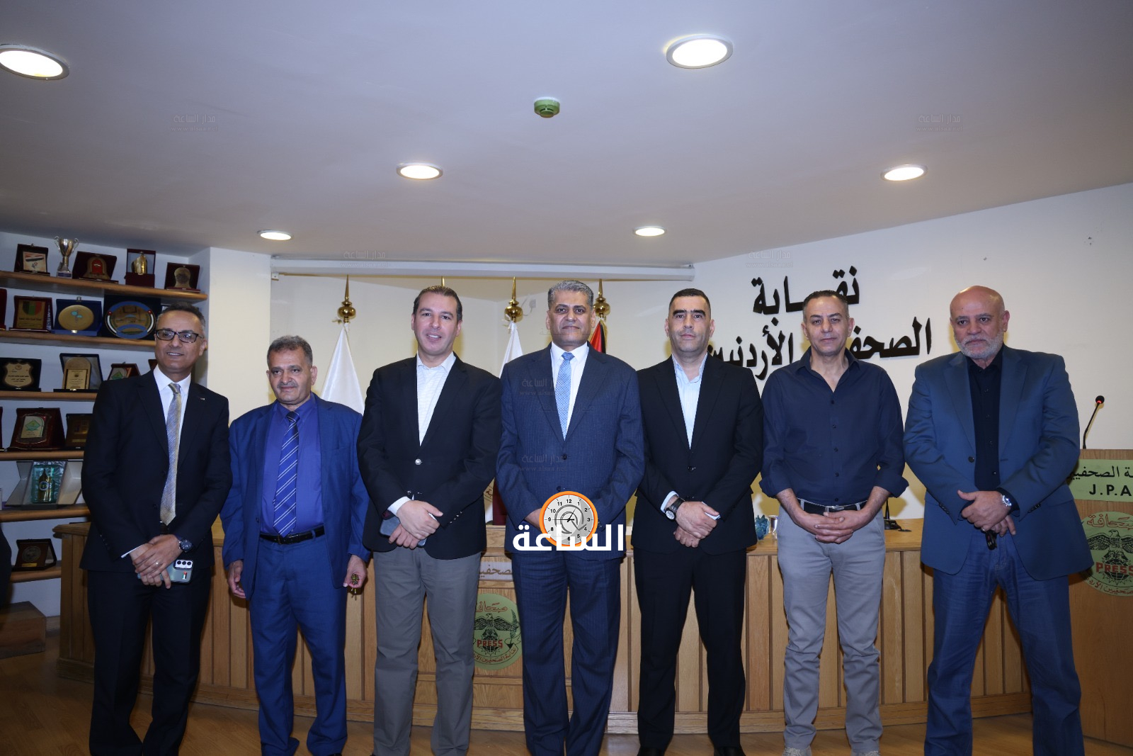 Madar Al-Saa Images 0.6420364596748827