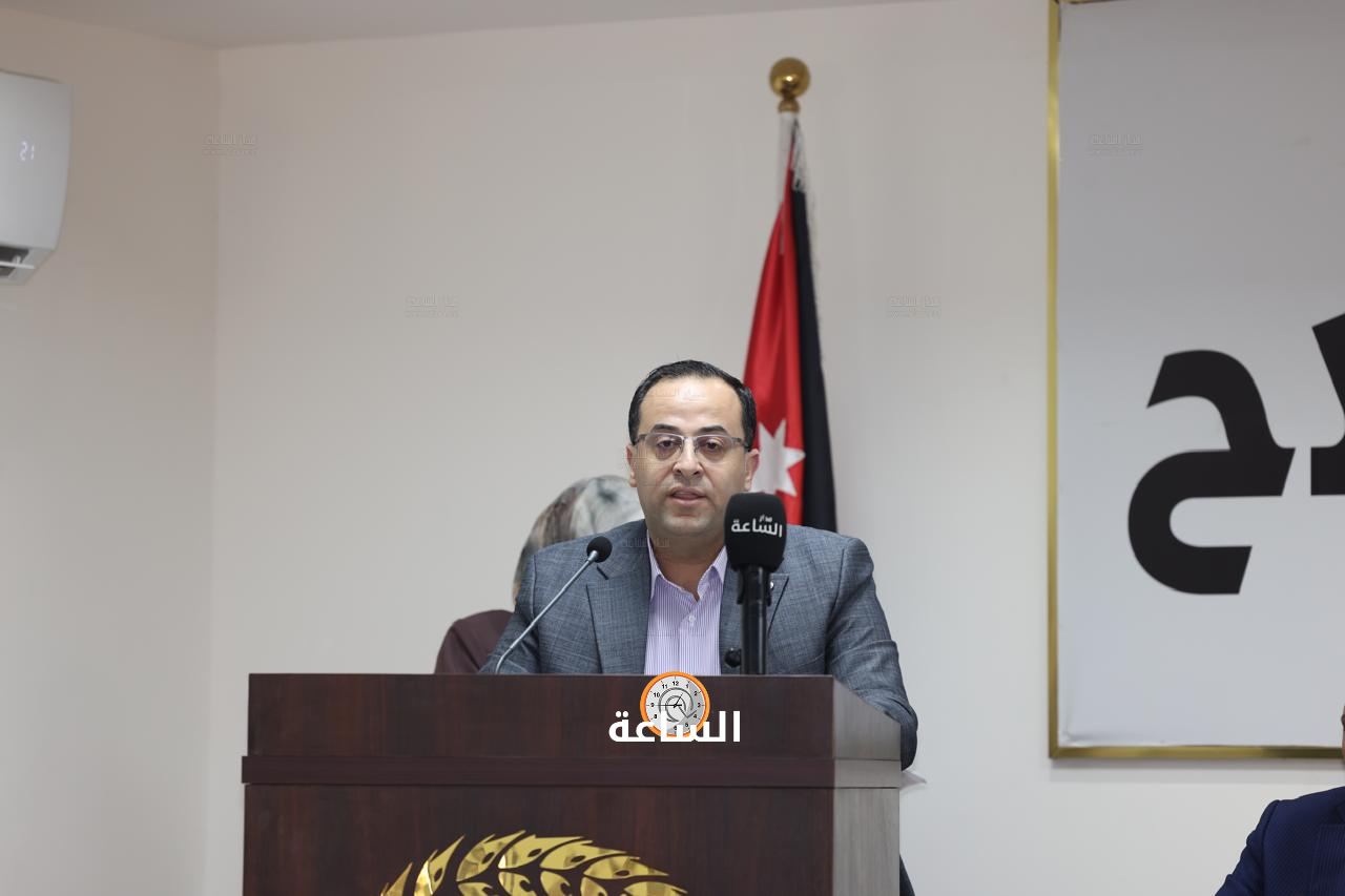 Madar Al-Saa Images 0.5186128827515568