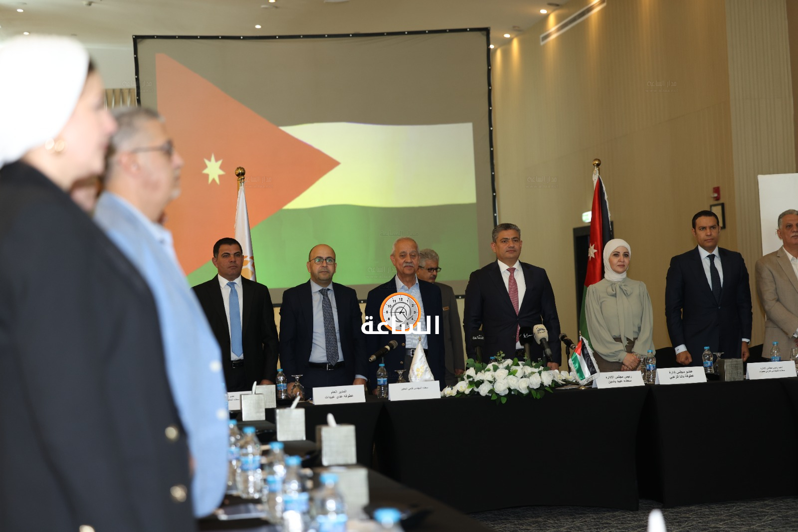 Madar Al-Saa Images 0.41526365631632833